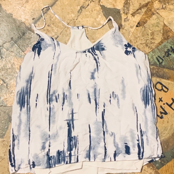 Tank - Picture 1 of 2